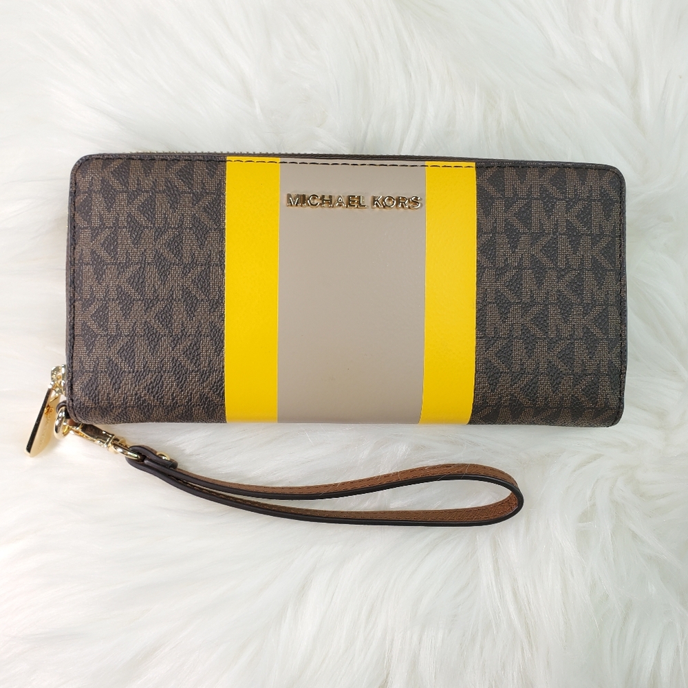 Michael Kors Continental Wallet